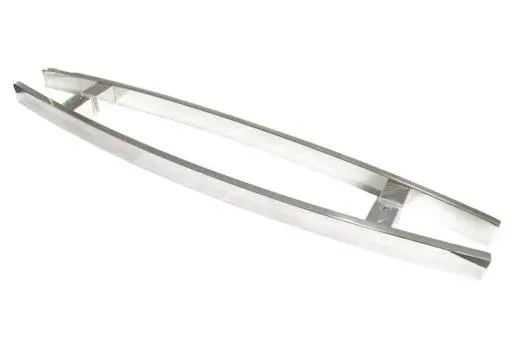 Puxador para porta pivotante.